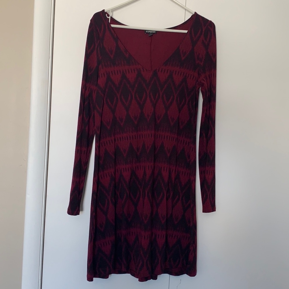 Express long-sleeved, patterned dress